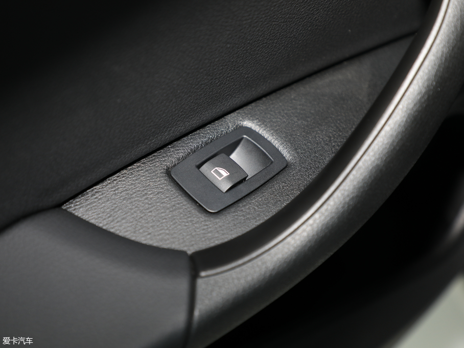 2018RX2(M) sDrive 25i IMԽҰb V