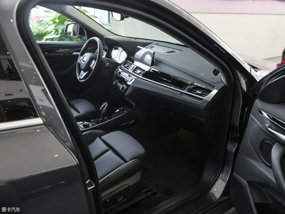 2018RX2(M) xDrive 25i MԽҰb V