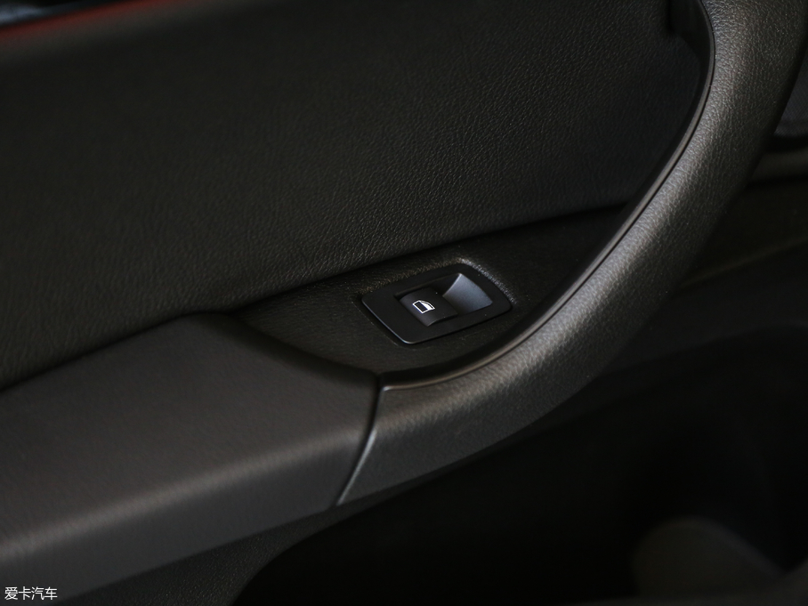 2018RX2(M) xDrive 25i MԽҰb V