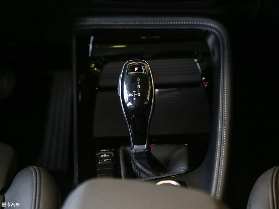 2018RX2(M) xDrive 25i MԽҰb V