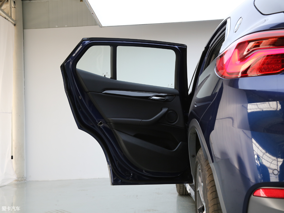 2018RX2(M(jn)) sDrive20i