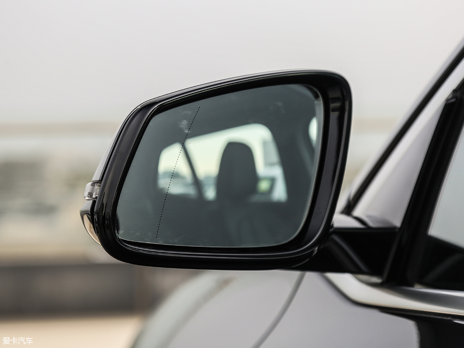 2018RX2(M(jn)) sDrive 20i MԽҰb (gu)V