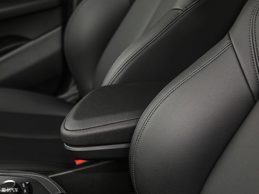 2018RX2(M(jn)) sDrive 20i MԽҰb (gu)V