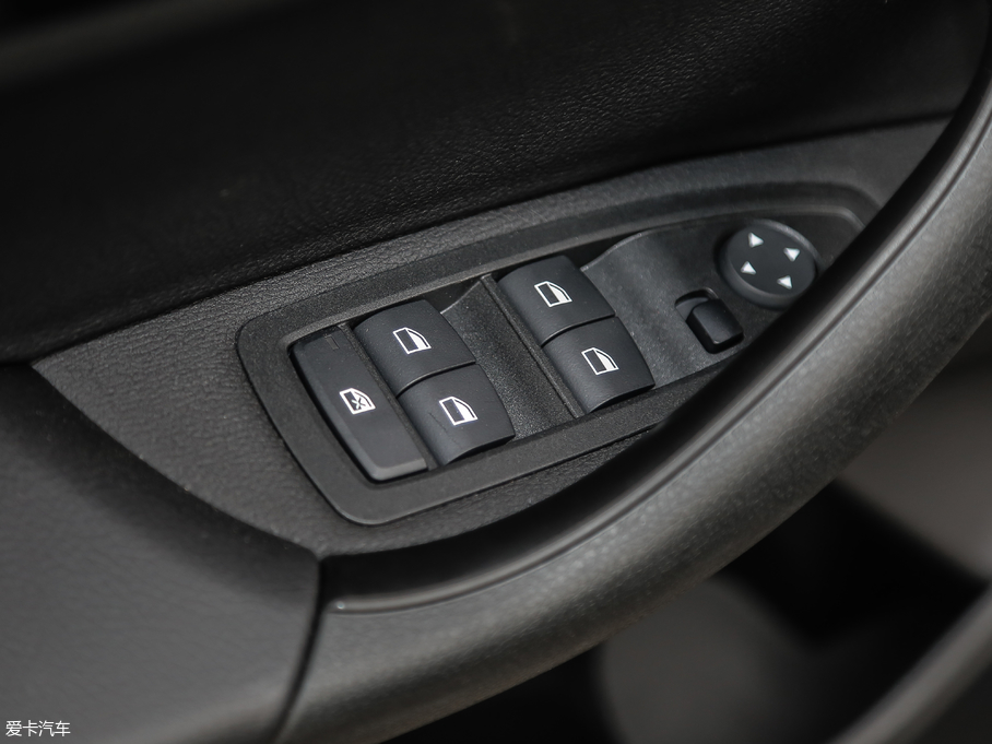 2018RX2(M(jn)) sDrive 20i MԽҰb V