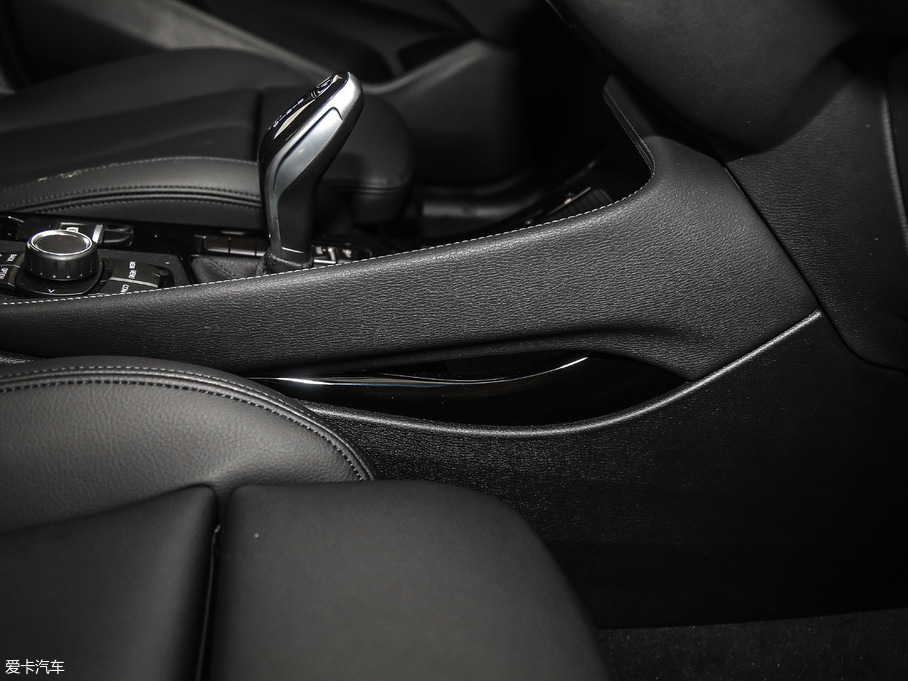 2018RX2(M) sDrive 20i MԽҰb V