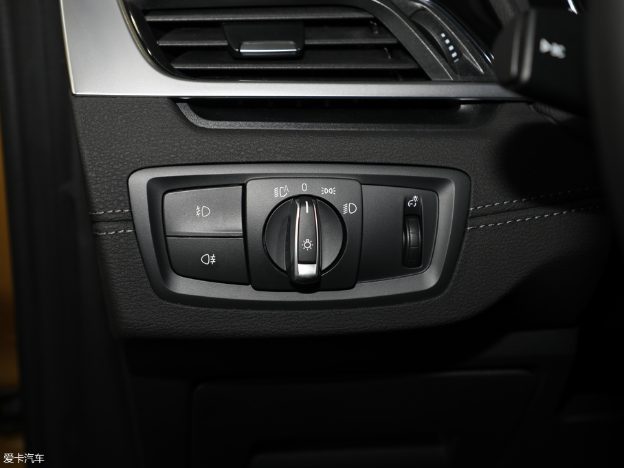 2018��RX2(�M��) sDrive 25i �I����MԽҰ���b ��V