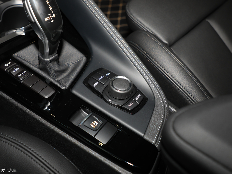 2018��RX2(�M(j��n)��) sDrive 25i �I(l��ng)����MԽҰ���b ��V