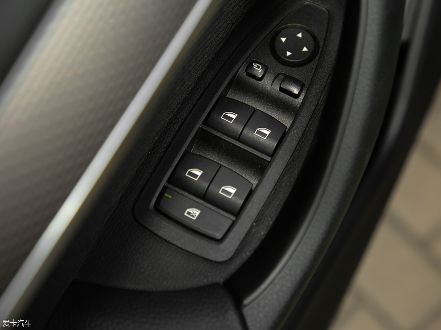 2018RX2(M) xDrive 25i MԽҰb V