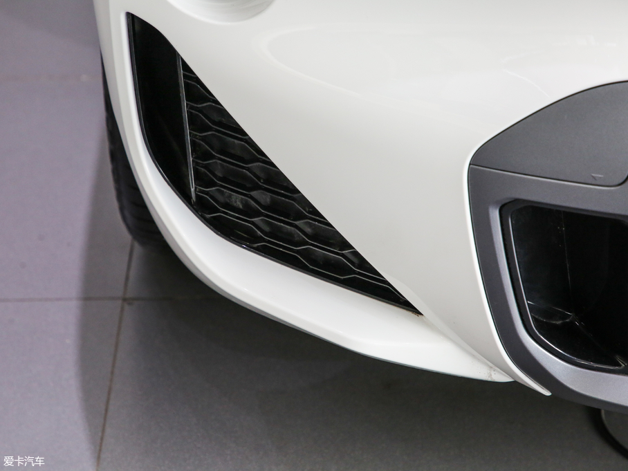 2018RX2(M) sDrive 20i MԽҰb V