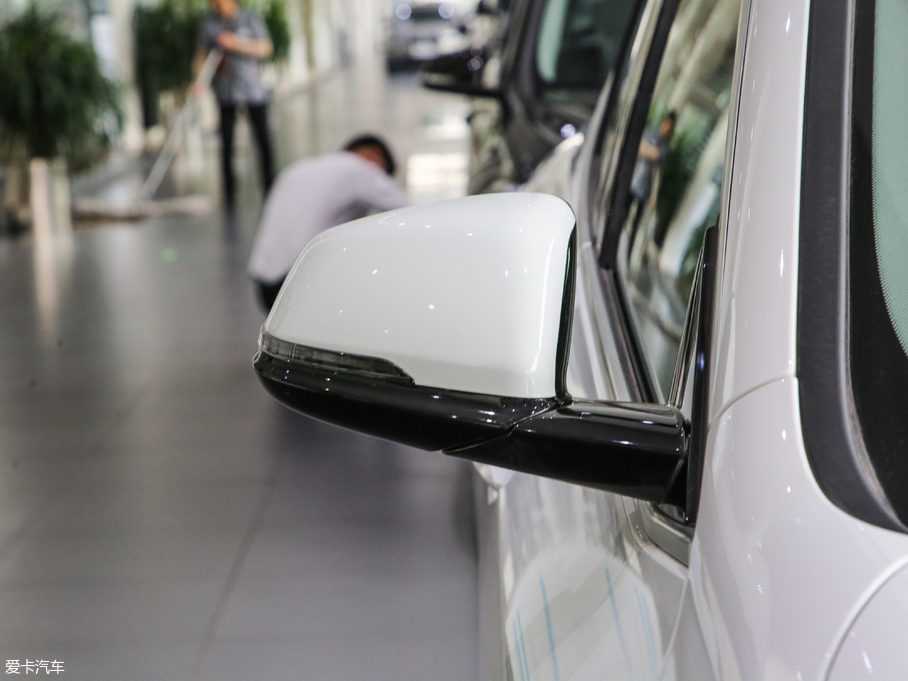 2018RX2(M) sDrive 20i MԽҰb V