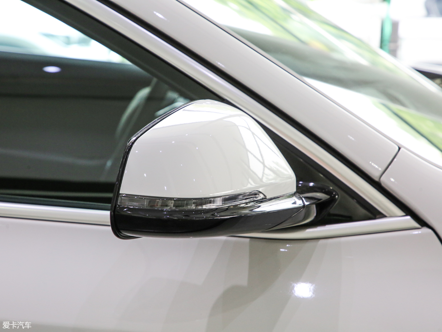 2018RX2(M(jn)) sDrive 20i MԽҰb V