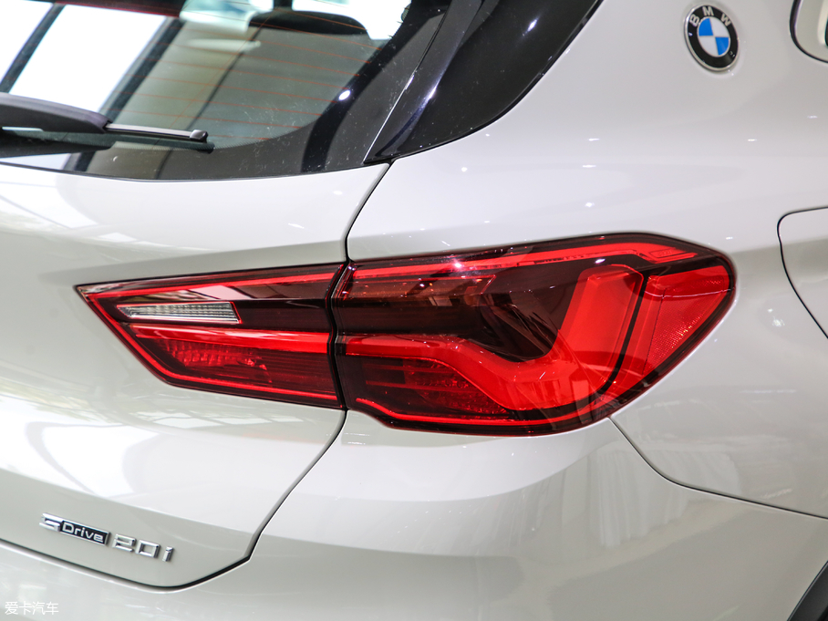 2018RX2(M) sDrive 20i MԽҰb V