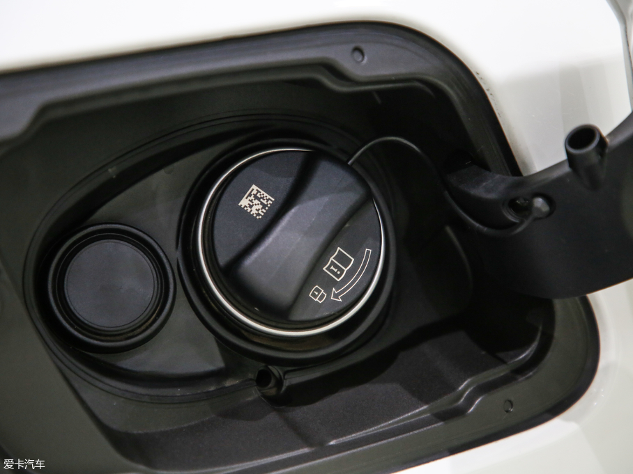 2018RX2(M(jn)) sDrive 20i MԽҰb (gu)V