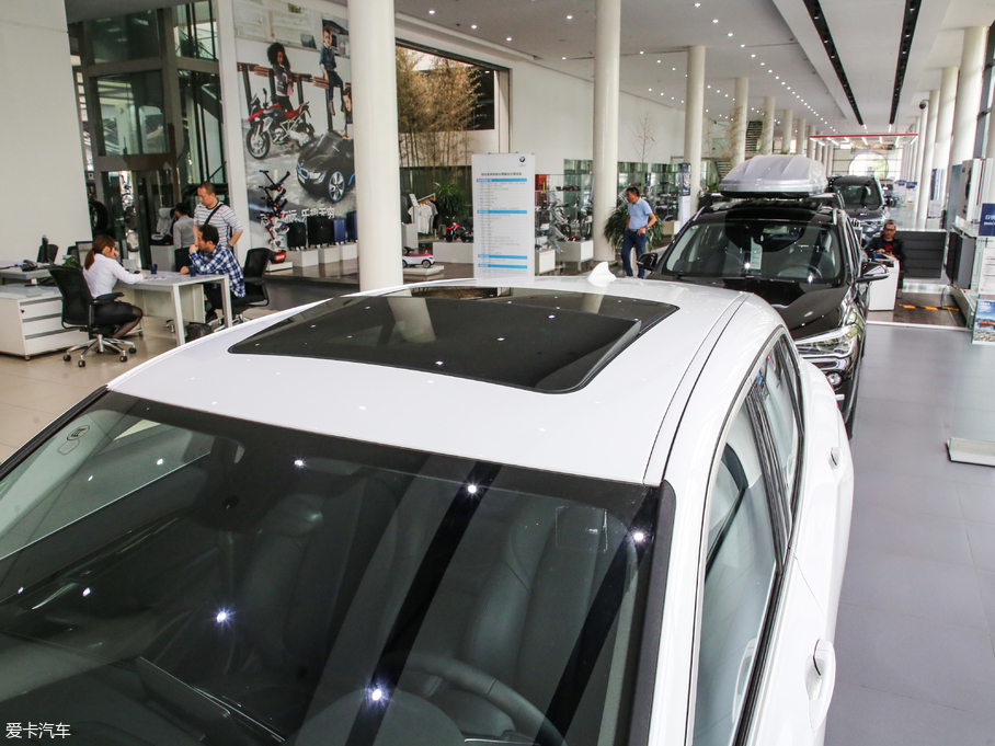 2018RX2(M(jn)) sDrive 20i MԽҰb (gu)V