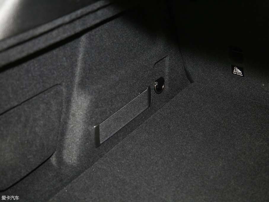 2018RX2(M) sDrive 20i MԽҰb V