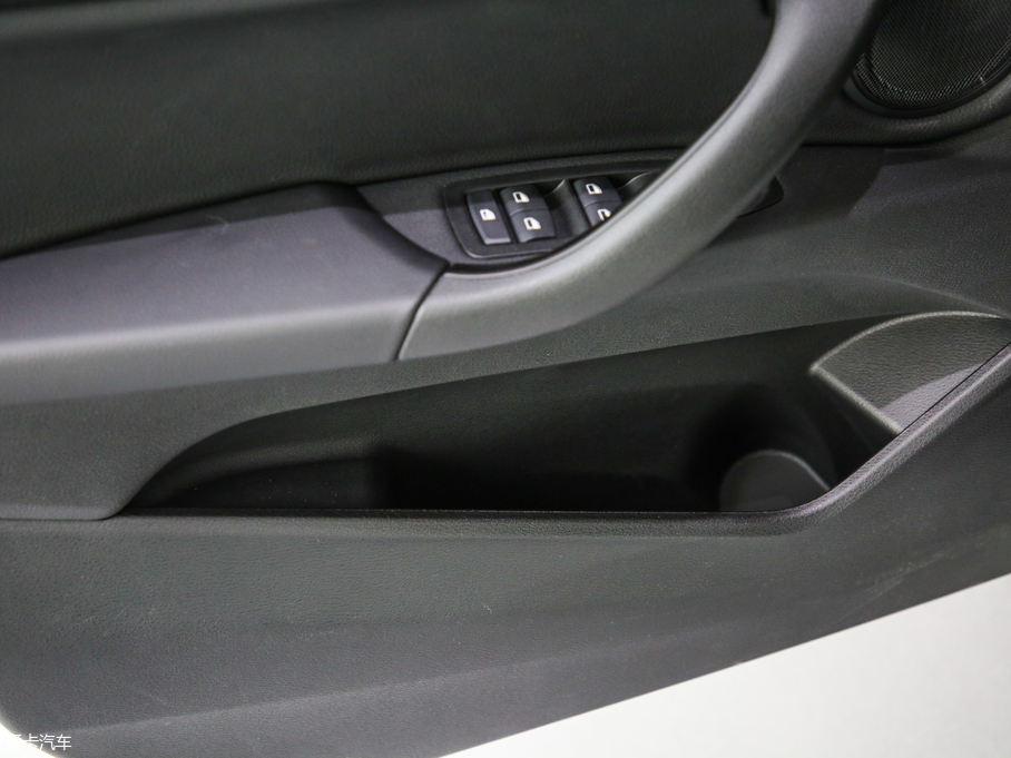 2018RX2(M) sDrive 20i MԽҰb V