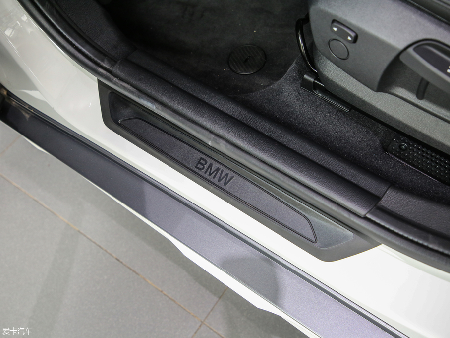 2018RX2(M) sDrive 20i MԽҰb V