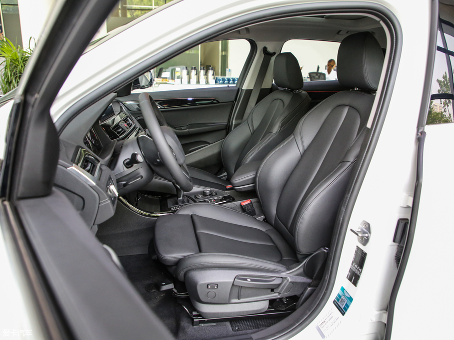 2018RX2(M) sDrive 20i MԽҰb V