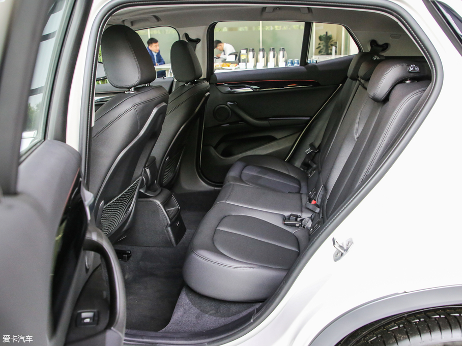 2018RX2(M(jn)) sDrive 20i MԽҰb (gu)V