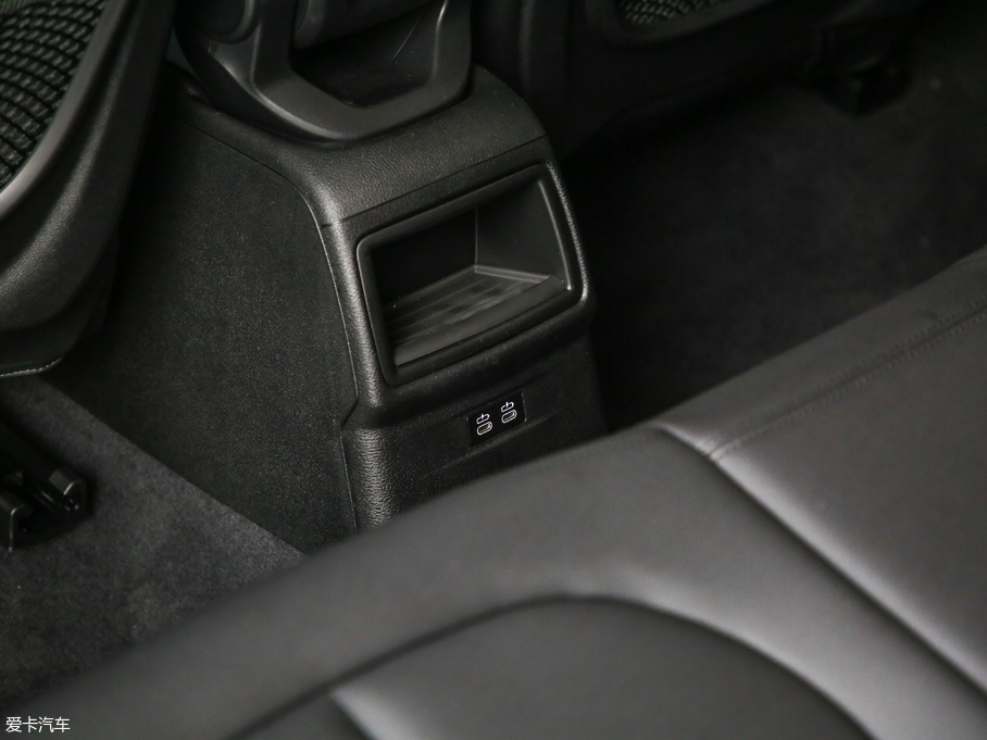 2018RX2(M) sDrive 20i MԽҰb V