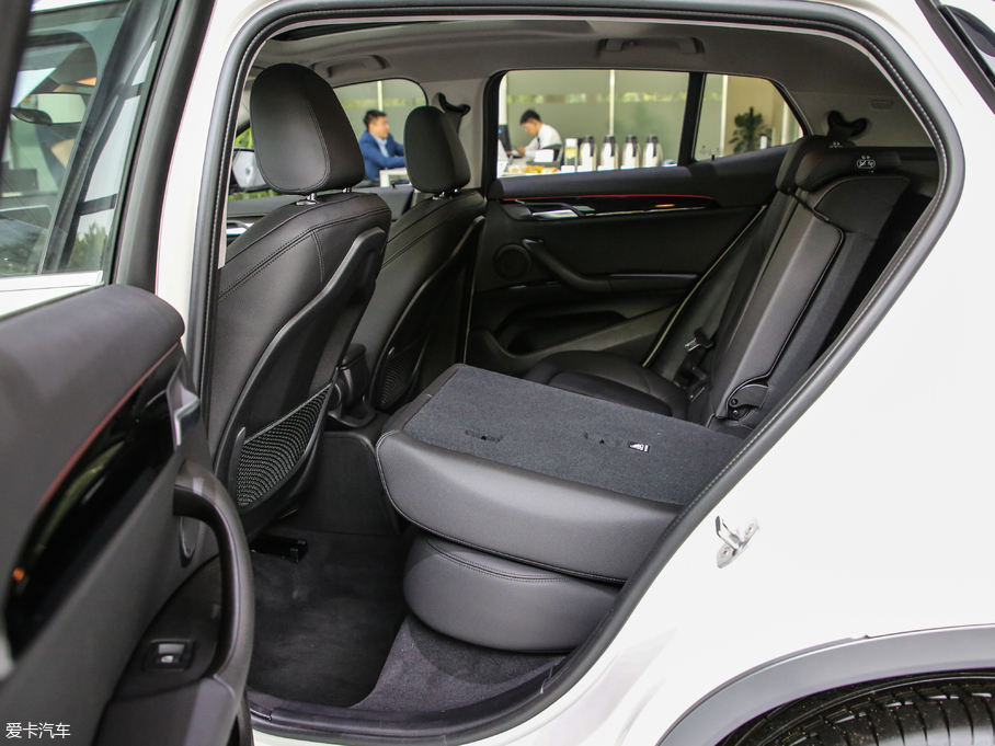 2018RX2(M) sDrive 20i MԽҰb V