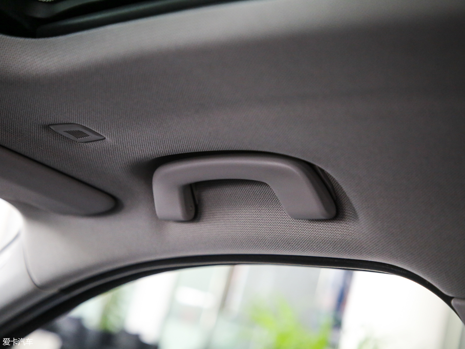 2018RX2(M) sDrive 20i MԽҰb V