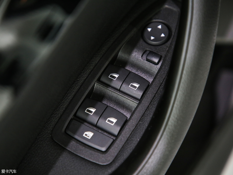 2018RX2(M(jn)) sDrive 20i MԽҰb V