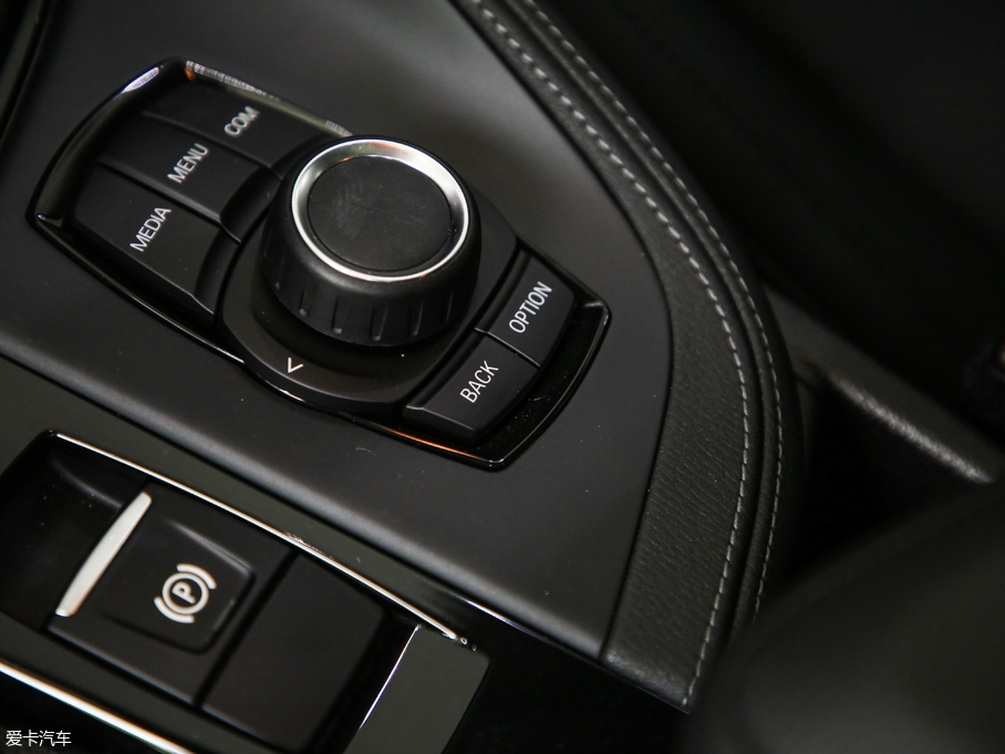 2018RX2(M(jn)) sDrive 20i MԽҰb (gu)V