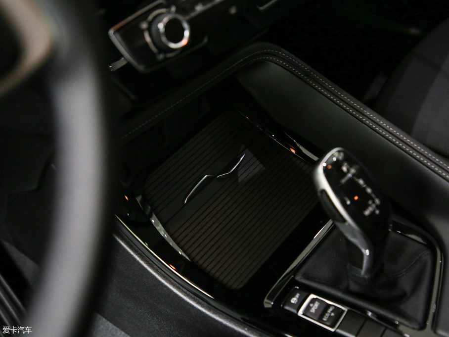 2018RX2(M) sDrive 20i MԽҰb V