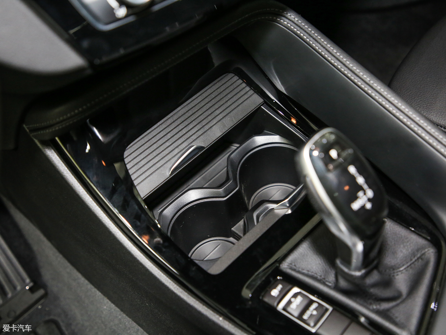 2018RX2(M) sDrive 20i MԽҰb V