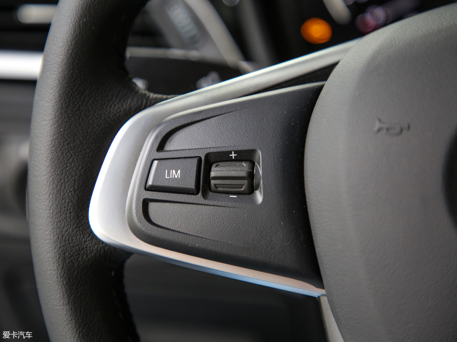 2018RX2(M(jn)) sDrive 20i MԽҰb (gu)V