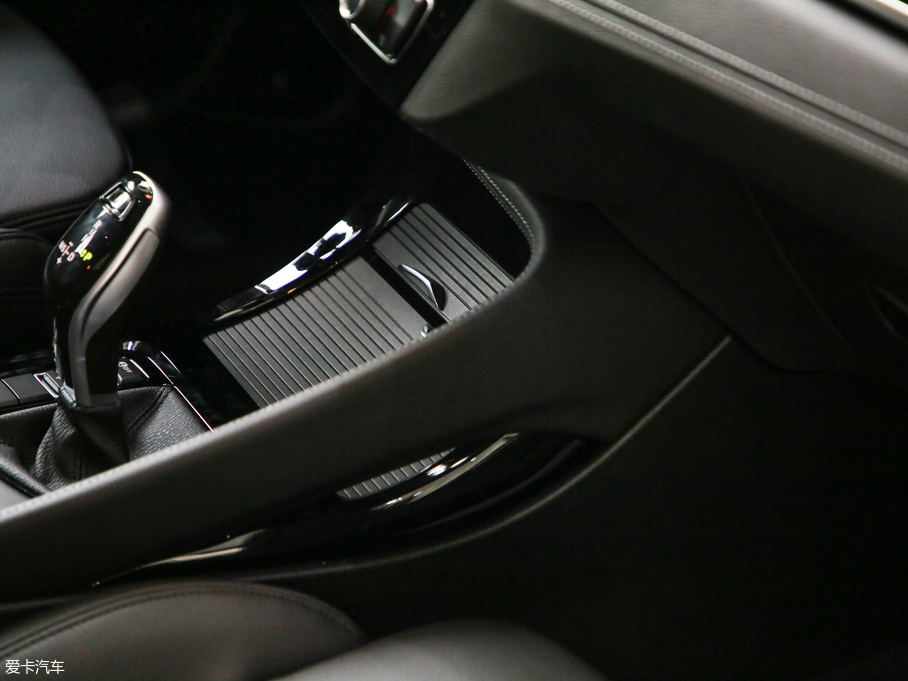 2018RX2(M) sDrive 20i MԽҰb V