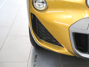 2018sDrive 25i MԽҰb (gu)V (x)(ji)^