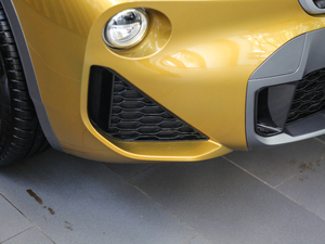 2018sDrive 25i MԽҰb (gu)V (x)(ji)^