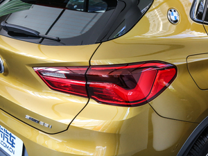 2018sDrive 25i MԽҰb V ^