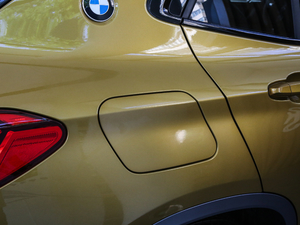 2018sDrive 25i MԽҰb V ^