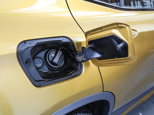 2018sDrive 25i MԽҰb V ^