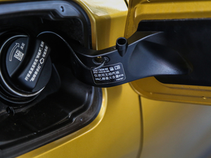 2018sDrive 25i MԽҰb V ^