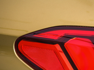 2018sDrive 25i MԽҰb V ^