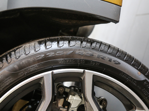 2018sDrive 25i MԽҰb V ^