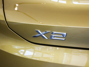 2018sDrive 25i MԽҰb V ^