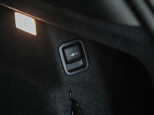 2018sDrive 25i MԽҰb V g