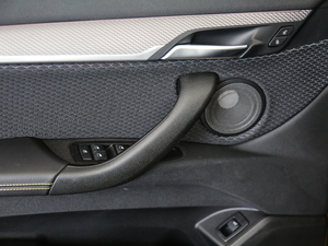 2018sDrive 25i MԽҰb V g