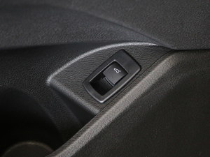 2018sDrive 25i MԽҰb V g