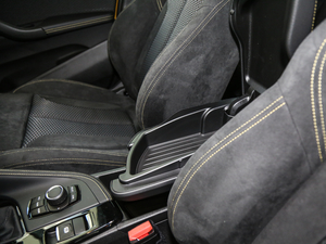 2018sDrive 25i MԽҰb V g