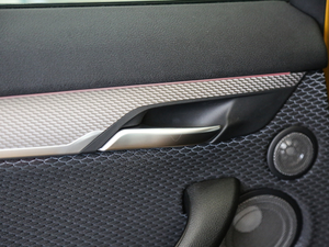 2018sDrive 25i MԽҰb V g