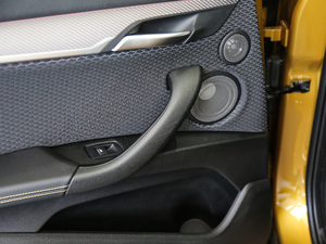 2018sDrive 25i MԽҰb V g