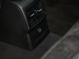 2018sDrive 25i MԽҰb V g