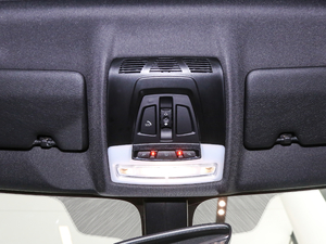 2018sDrive 25i MԽҰb V g