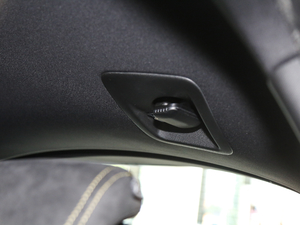 2018sDrive 25i MԽҰb V g